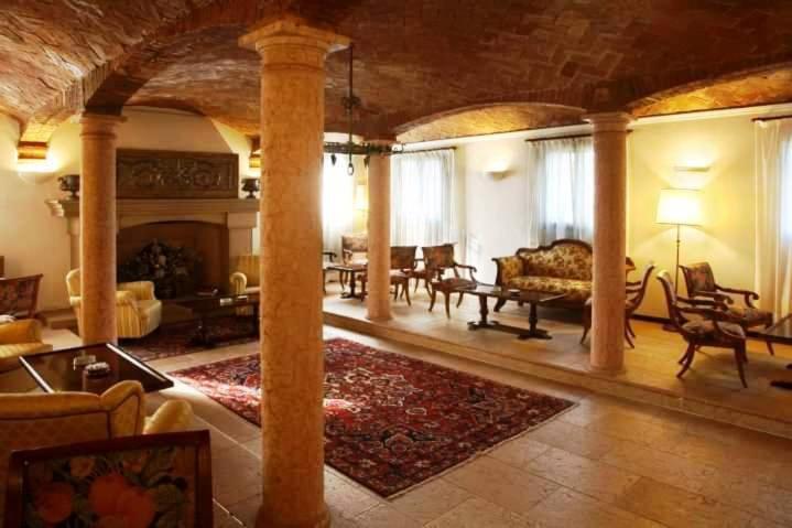 Hotel Villa Montanarini Villarotta Bagian luar foto